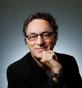 Referent Gerd Leonhard: Zukunftsgestalter, renommierter Vortragsredner und Futurist, inspiriert zu nachhaltigem Wandel und humanzentrierter Technologie.