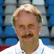 Referent Peter Neururer: Fußballtrainer und TV-Analytiker, der Ihnen erklärt, wie Sie Ihre Ziele erreichen und Ihr Unternehmen voranbringen können.